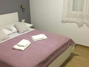 22210703-Ferienwohnung-4-Podgora-300x225-4