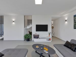 23933824-Ferienwohnung-6-Podgora-300x225-5