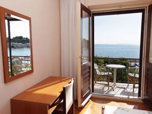 23941038-Ferienwohnung-7-Podgora-300x225-5