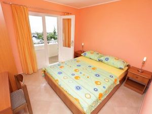 23941041-Ferienwohnung-4-Podgora-300x225-3