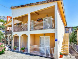 23751952-Ferienwohnung-5-Podgora-300x225-1