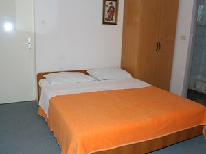 18322688-Ferienwohnung-3-Podgora-300x225-3