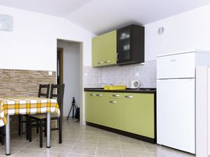 18324128-Ferienwohnung-4-Podgora-300x225-2