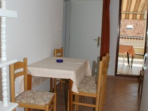 18322886-Ferienwohnung-5-Podgora-300x225-1