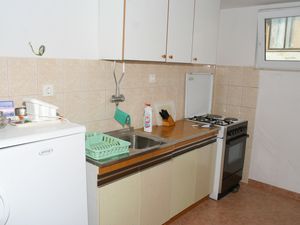 18322886-Ferienwohnung-5-Podgora-300x225-3