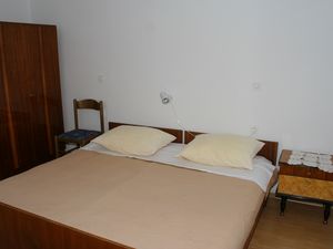 18322886-Ferienwohnung-5-Podgora-300x225-4