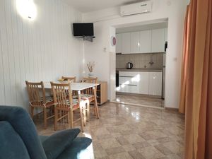 18322211-Ferienwohnung-3-Podgora-300x225-1