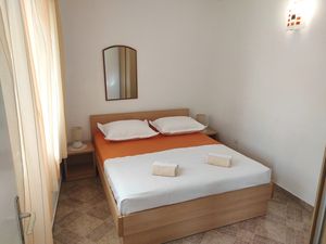 18322211-Ferienwohnung-3-Podgora-300x225-4