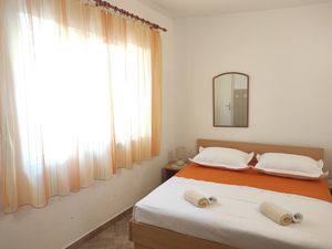 18322211-Ferienwohnung-3-Podgora-300x225-5