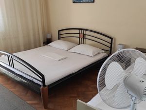 18510430-Ferienwohnung-3-Podgora-300x225-5