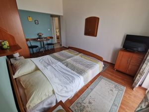 18559855-Ferienwohnung-2-Podgora-300x225-4