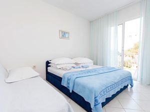 18689821-Ferienwohnung-5-Podgora-300x225-5