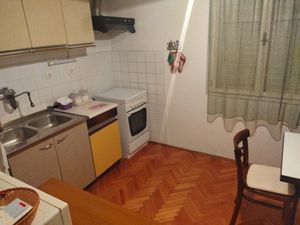 18692843-Ferienwohnung-4-Podgora-300x225-3