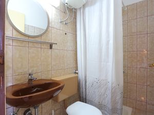 18791644-Ferienwohnung-3-Podgora-300x225-5