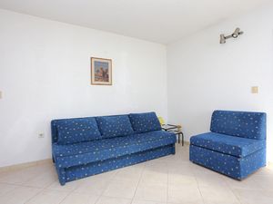 18923337-Ferienwohnung-4-Podgora-300x225-2