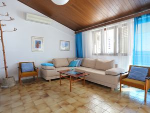 18923840-Ferienwohnung-6-Podgora-300x225-2