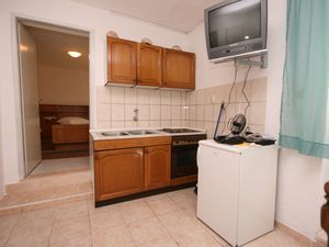 18951542-Ferienwohnung-3-Podgora-300x225-2