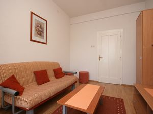 19128053-Ferienwohnung-3-Podgora-300x225-3