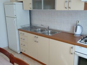 19125823-Ferienwohnung-8-Podgora-300x225-4