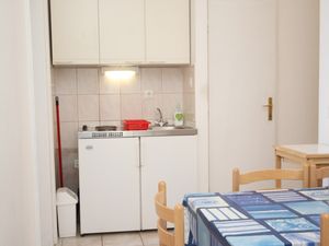 19128052-Ferienwohnung-4-Podgora-300x225-5