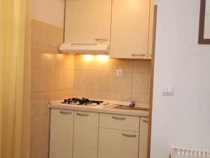 19125825-Ferienwohnung-4-Podgora-300x225-4