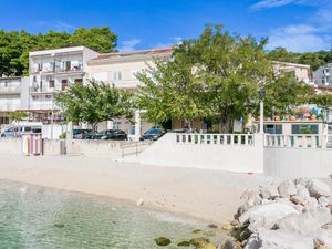 19125827-Ferienwohnung-4-Podgora-300x225-0