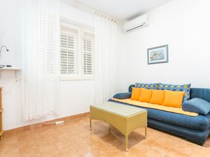 19126772-Ferienwohnung-4-Podgora-300x225-2