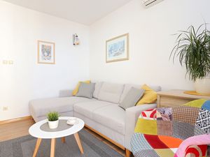 19128137-Ferienwohnung-6-Podgora-300x225-2