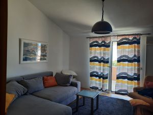 19126914-Ferienwohnung-6-Podgora-300x225-1