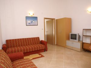 19128414-Ferienwohnung-4-Podgora-300x225-1