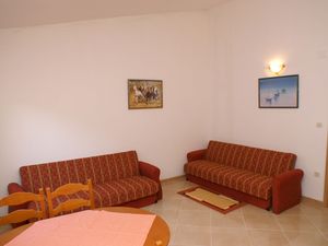 19128414-Ferienwohnung-4-Podgora-300x225-2