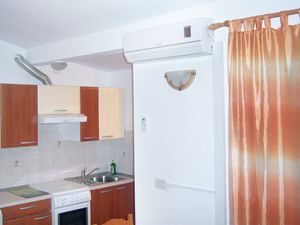 19128414-Ferienwohnung-4-Podgora-300x225-5