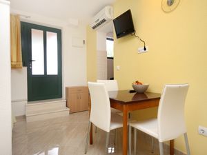 19127200-Ferienwohnung-3-Podgora-300x225-1