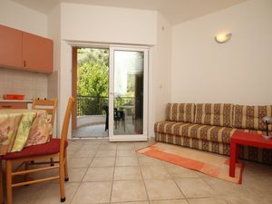 19129690-Ferienwohnung-2-Podgora-300x225-2