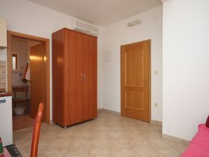 19128524-Ferienwohnung-4-Podgora-300x225-3