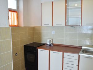 19127453-Ferienwohnung-5-Podgora-300x225-4