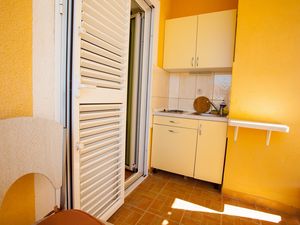 19214696-Ferienwohnung-3-Podgora-300x225-1