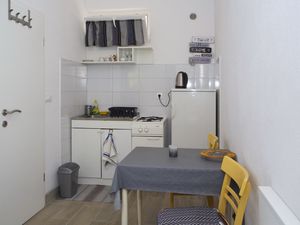 21472511-Ferienwohnung-2-Podgora-300x225-1