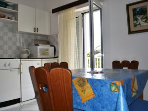 21991801-Ferienwohnung-3-Podgora-300x225-1