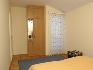 22623947-Ferienwohnung-4-Podgora-300x225-5