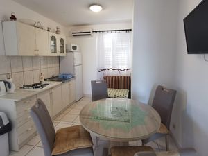 22941131-Ferienwohnung-5-Podgora-300x225-1