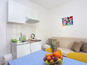 23145409-Ferienwohnung-4-Podgora-300x225-3