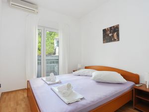 23145409-Ferienwohnung-4-Podgora-300x225-5