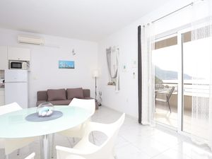 23916991-Ferienwohnung-4-Podgora-300x225-2