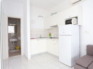 23916991-Ferienwohnung-4-Podgora-300x225-5