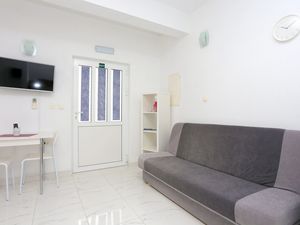 23916994-Ferienwohnung-3-Podgora-300x225-1