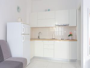 23916994-Ferienwohnung-3-Podgora-300x225-4