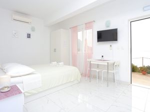 23916994-Ferienwohnung-3-Podgora-300x225-5