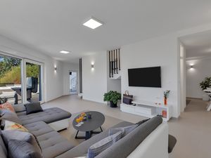 23997396-Ferienwohnung-6-Podgora-300x225-4