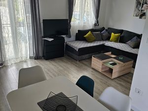 24000399-Ferienwohnung-6-Podgora-300x225-1